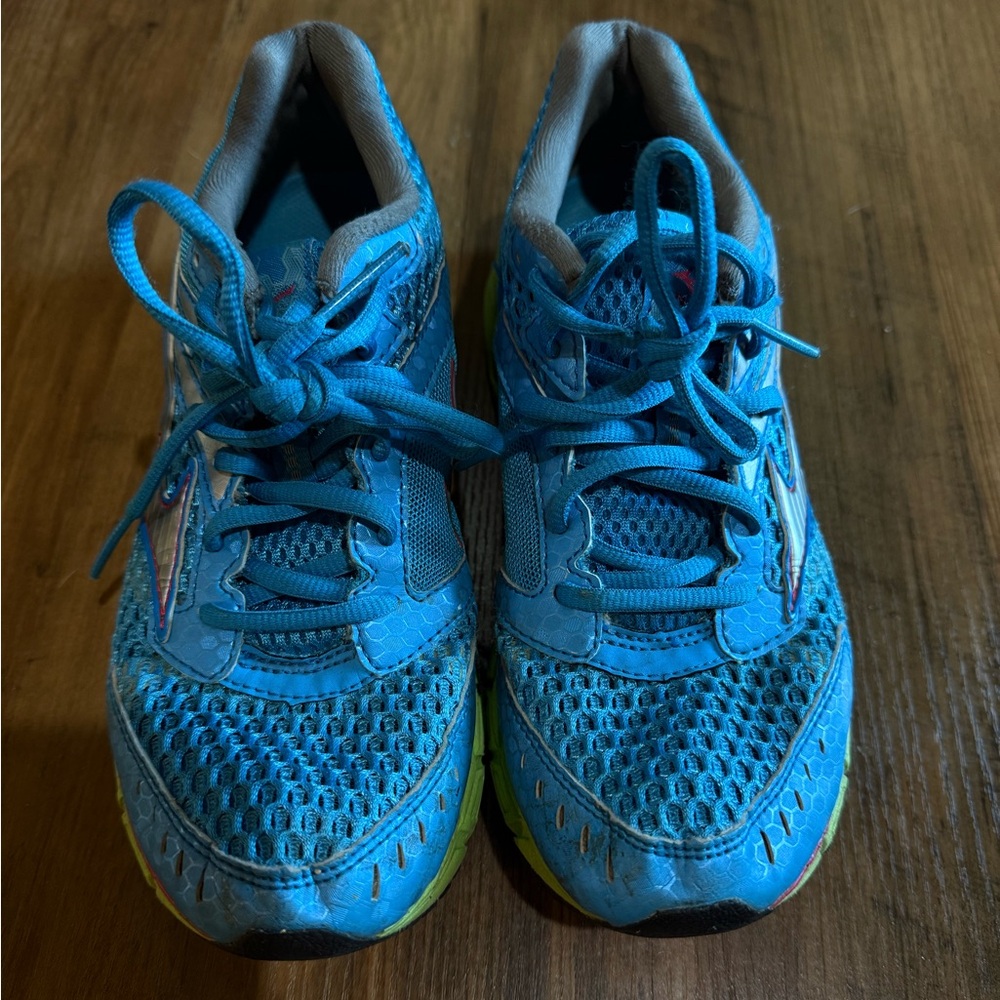 Mizuno Kids Blue and Yellow Sneakers